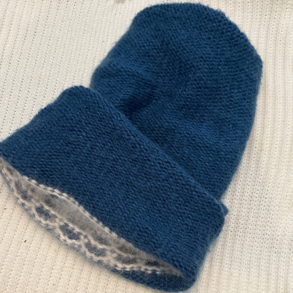 Made in Italy Angora & Wool Cozy Blue and White Beanie Winter Knit Hat, OS - Picture 7 of 11